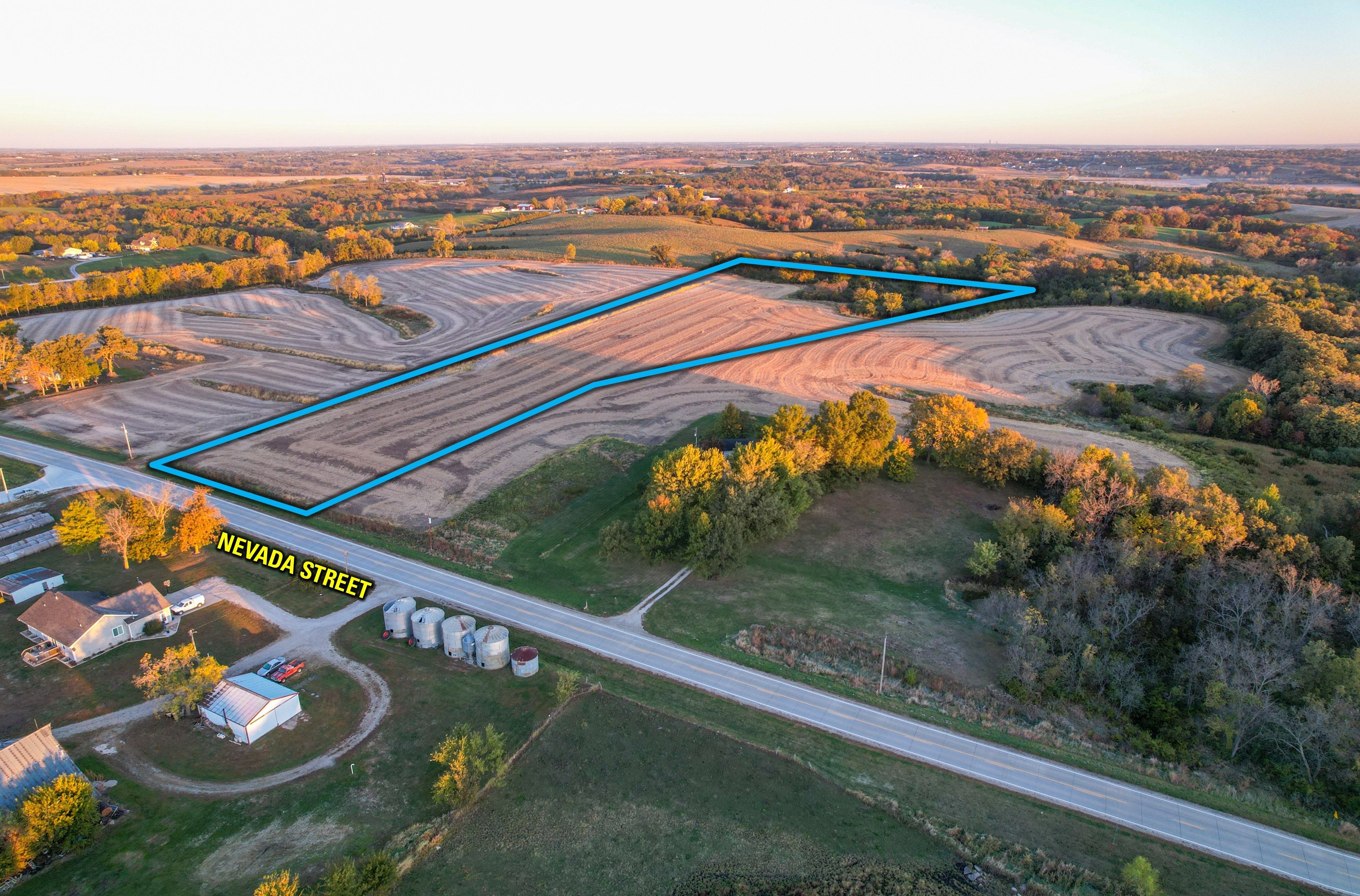 Listing Photo: West 4